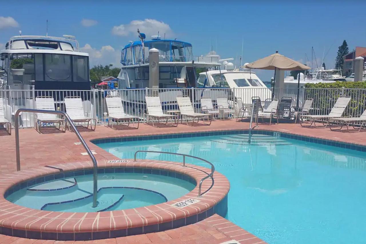 Bay Front Oasis Leilighet St. Pete Beach Eksteriør bilde